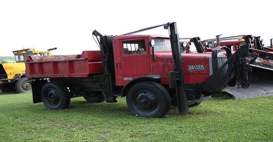 http://www.badgoat.net/Old Snow Plow Equipment/Trucks/Walter 100 Traction/Jery Johnson Collection/GW888H462-3.jpg